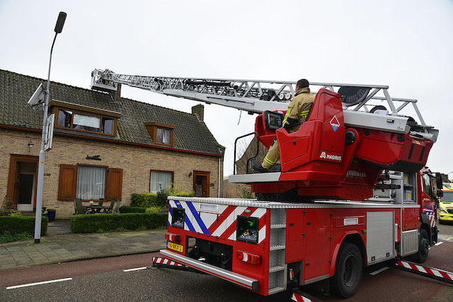 2020/31/20200131-14u06 GB 003 Brand woning Nieuwemeerdijk.jpg